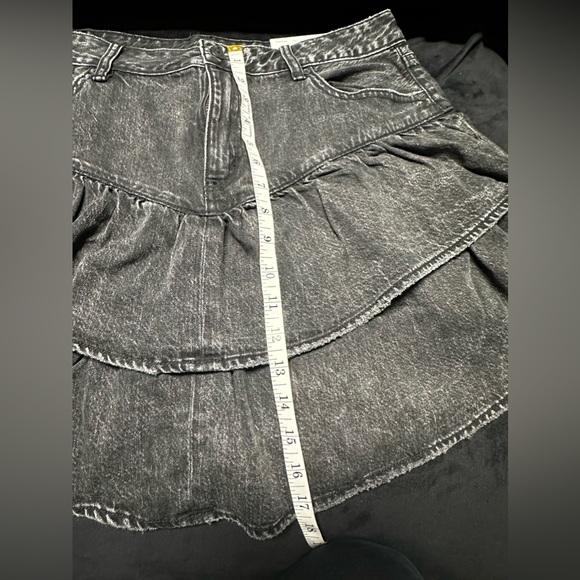 NWT American Eagle denim ruffle skirt size 14 black acid wash - Picture 5 of 9
